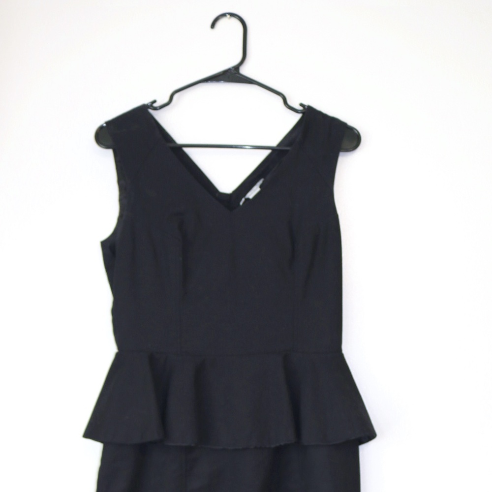 H&M Black Peplum Work Dress - Pencil Skirt - Solid Black Size 8 - Gold Zipper.
